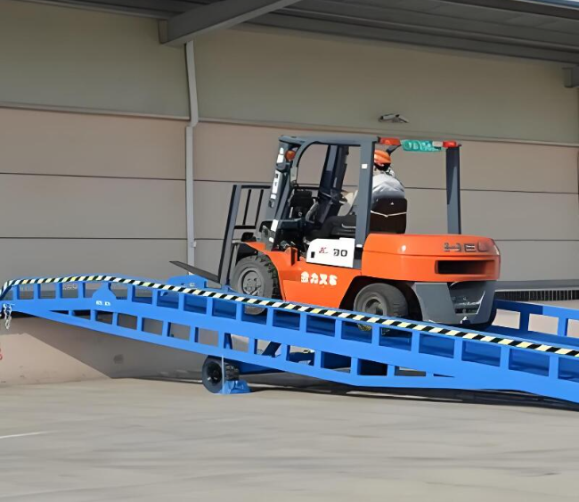 洛阳移动式卸货平台（叉车用）